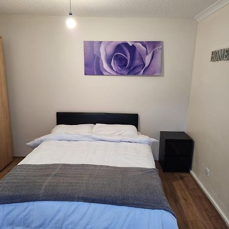 Crane Home In Dagenham With Free Wi Fi Ngoại thất bức ảnh
