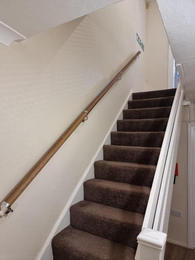 Crane Home In Dagenham With Free Wi Fi Ngoại thất bức ảnh