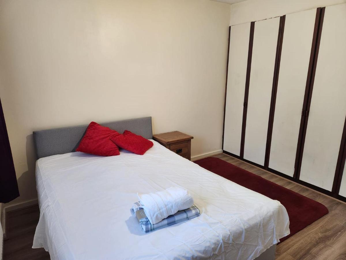 Crane Home In Dagenham With Free Wi Fi Ngoại thất bức ảnh